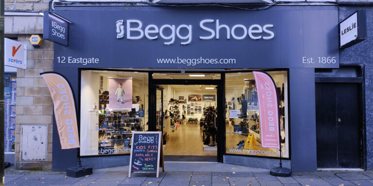 Step into Style and Comfort with Begg Shoes – Discover the Latest Deals!