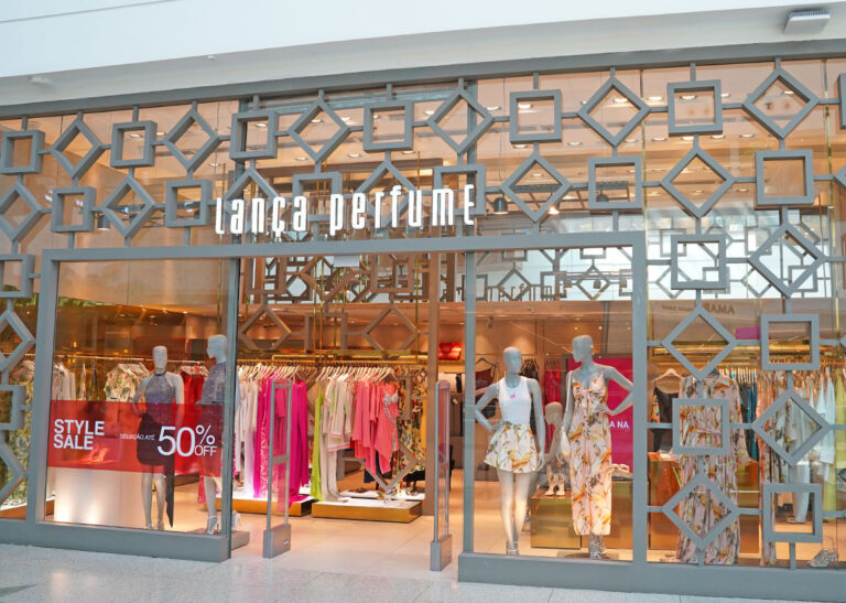 Lança Perfume Brasil – Moda Vibrante, Exclusiva e Cheia de Atitude